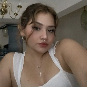 Meet your Posher, Clarissa